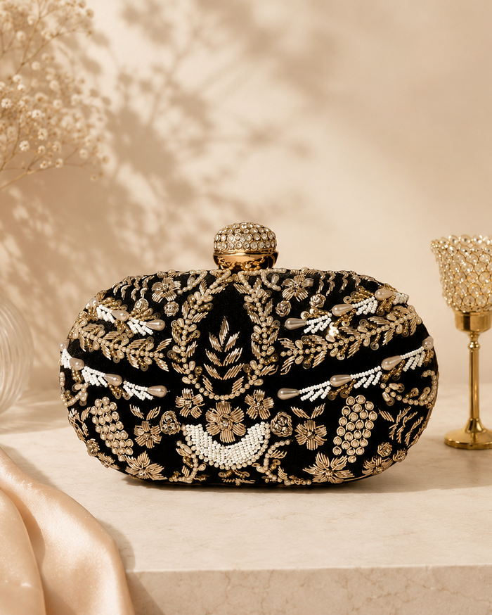 Capsule Zari Clutch | Black