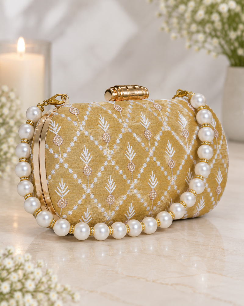 Anara Capsule Clutch | Golden