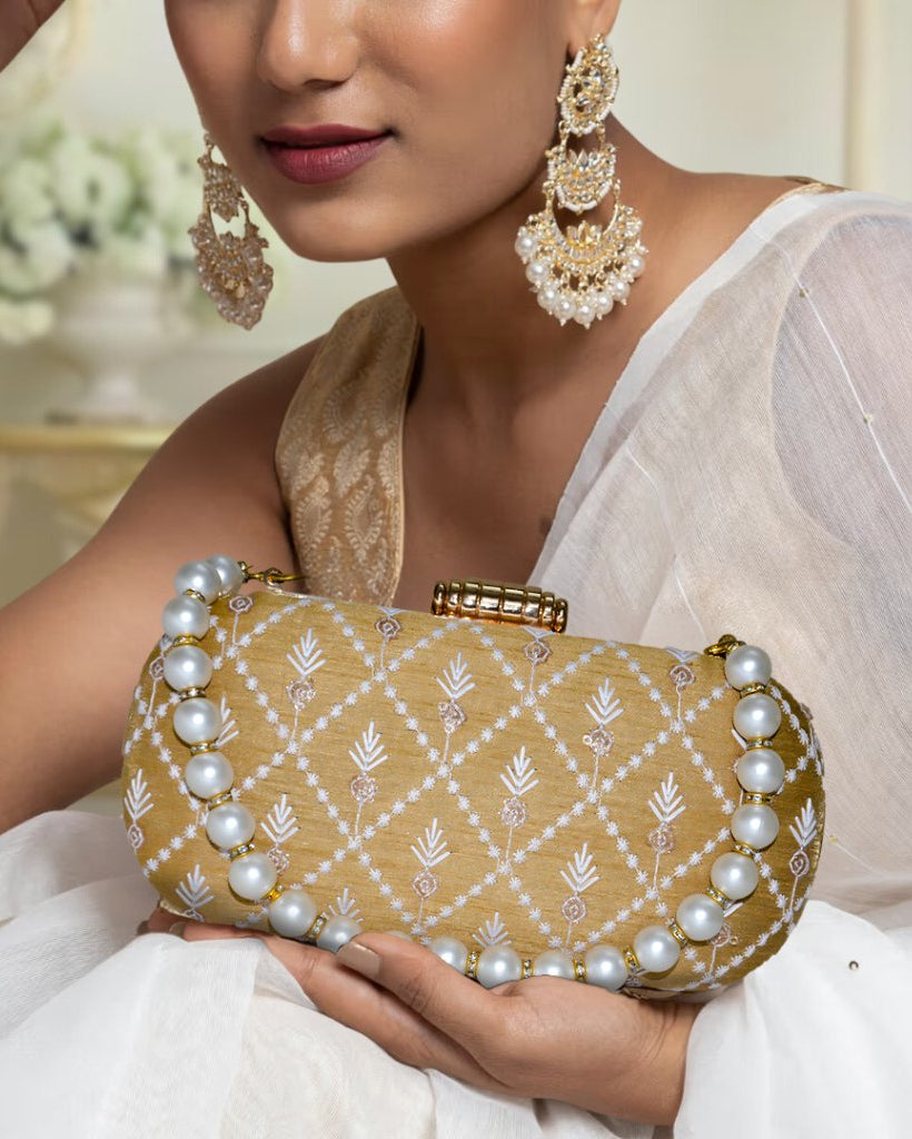 Anara Capsule Clutch | Golden