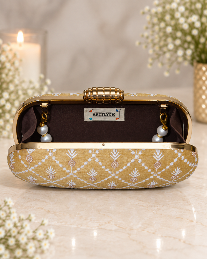 Anara Capsule Clutch | Golden