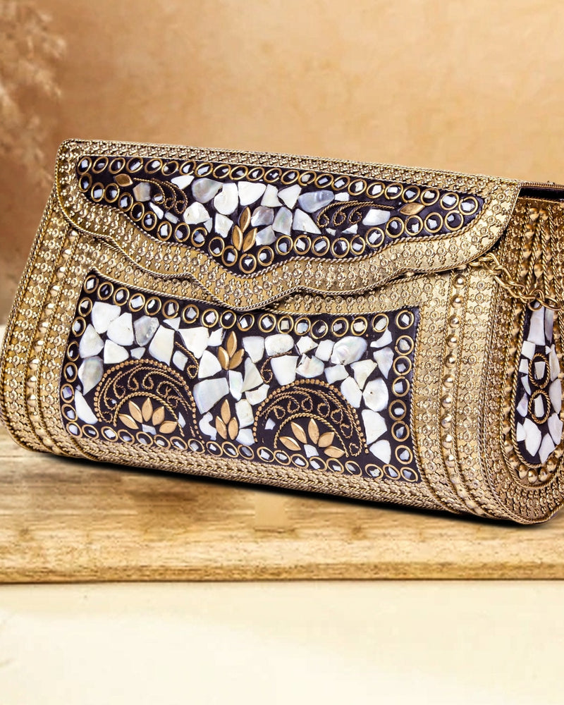 Pebble Metallic Clutch | Gold Colour - ArtFlyck